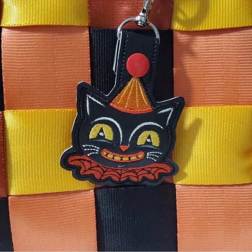 New Johanna Parker Inspired Vintage Halloween Style Black Cat Key Ring